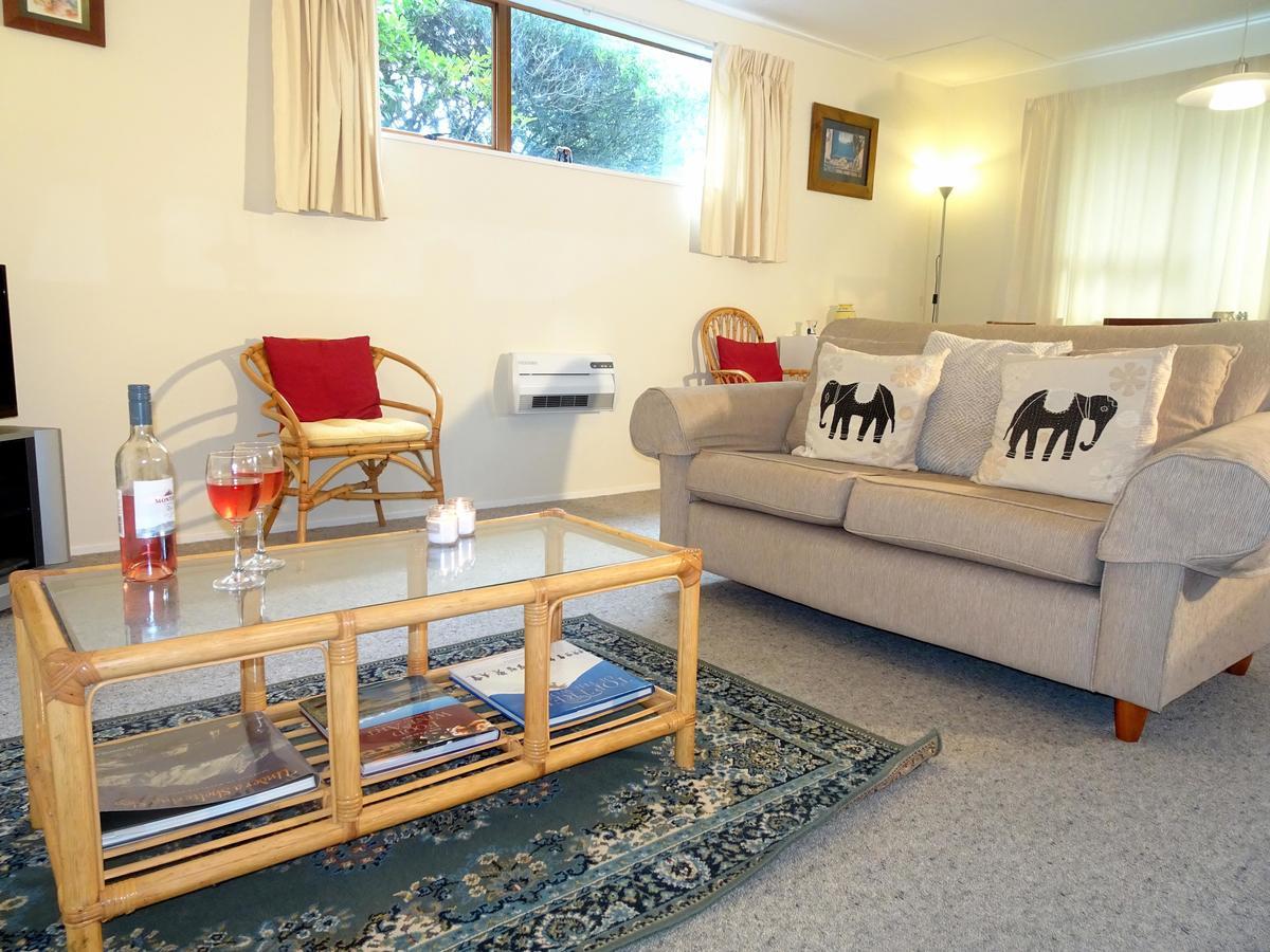 Smokebush Cottage - Holiday Home Exclusively Yours Turangi Extérieur photo